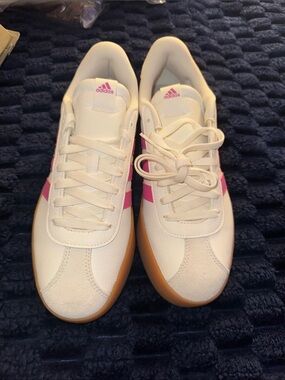 adidas Women's White Sneakers with Pink Accents and Gum Sole